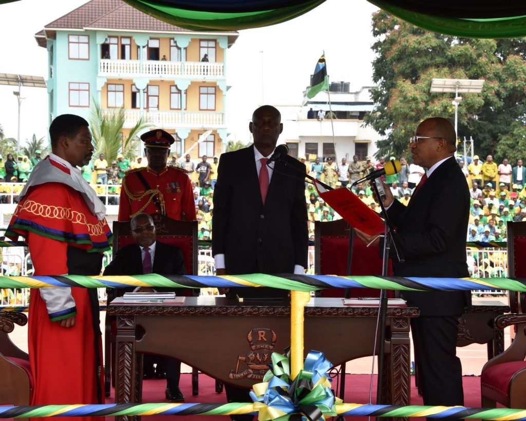 Dkt. Hussein Mwinyi Rais wa Awamu ya Nane, Zanzibar